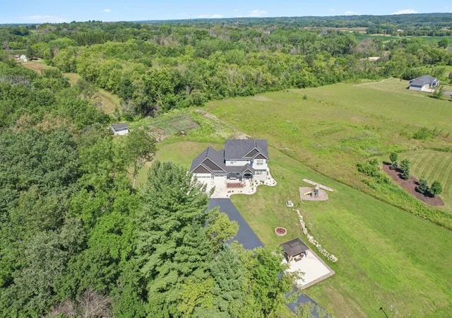 4th image of 24877 Harvest Meadows Ct, Lakeville, MN 55044 | MLS# 7109166