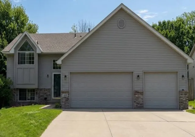 Photo 1 of Single family home for sale at 1497 Homestead St, Shakopee, MN 55379 | MLS# 7109167 | Listing updated on 2026-07-30