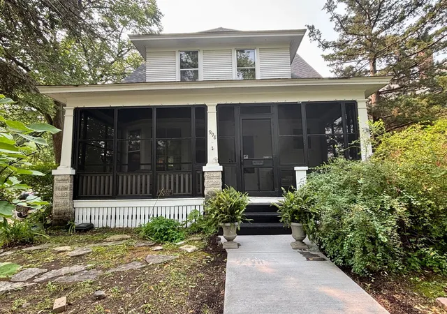 Photo 4 of Single family home for sale at 998 Margaret St, Saint Paul, MN 55106 | MLS# 7109189 | Listing updated on 2026-10-22
