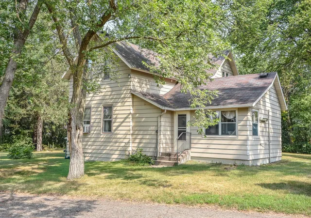2nd image of 1600 238th St, Saint Augusta, MN 56301 | MLS# 7109201