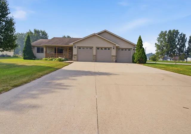 2nd image of 627 5th St Nw, Richmond, MN 56368 | MLS# 7109216