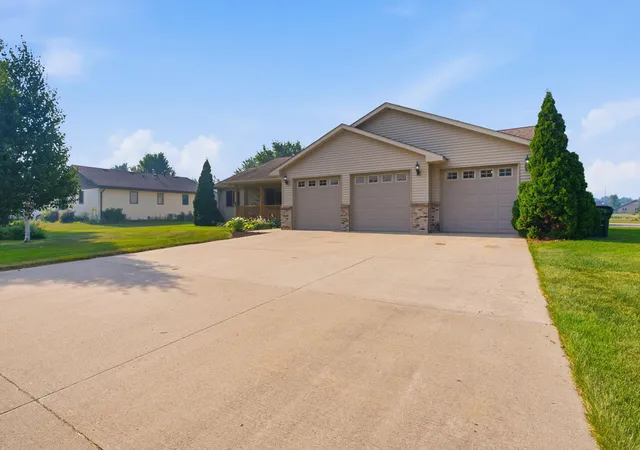 3rd image of 627 5Th St Nw, Richmond, MN 56368 | MLS# 7109216