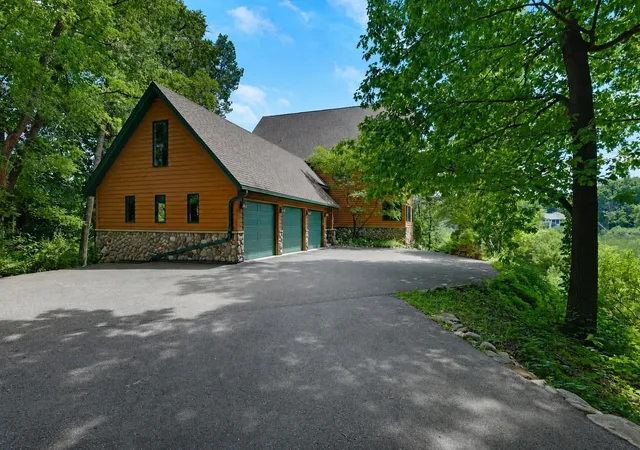 Photo 1 of Single family home for sale at 502 Shoreline Dr, Wayzata, MN 55391 | MLS# 7109221 | Listing updated on 2026-09-28