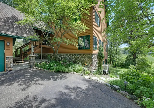 Photo 2 of Single family home for sale at 502 Shoreline Dr, Wayzata, MN 55391 | MLS# 7109221 | Listing updated on 2026-09-28