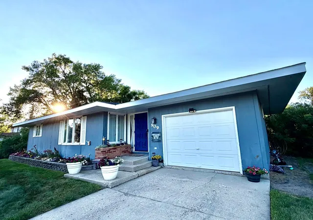 Photo 2 of Sale Pending at 909 2nd Street Ne, Roseau, MN 56751 | MLS# 7109227 | Listing updated on 2026-08-20