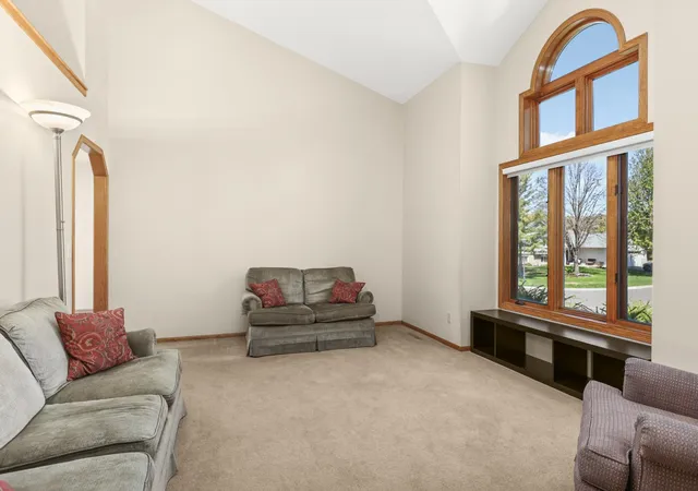 Homes for sale in Champlin, MN | 11525 Pondview Ct, Champlin, MN 55316 | MLS# 7109229