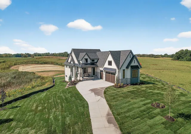 2nd image of 7947 207th St E, Prior Lake, MN 55372 | MLS# 7109232