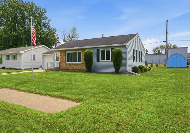 3rd image of 1027 Sioux Ave, Fairmont, MN 56031 | MLS# 7109245