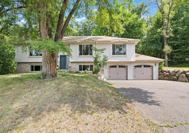 Photo 2 of Single family home for sale at 4115 Williston Rd, Minnetonka, MN 55345 | MLS# 7109247 | Listing updated on 2026-08-22