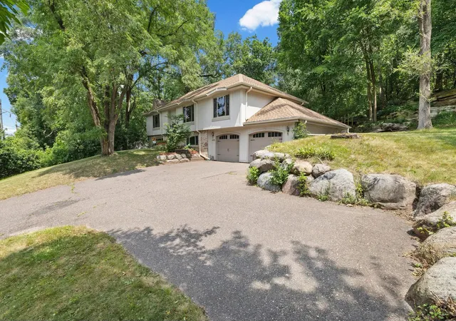 Photo 3 of Single family home for sale at 4115 Williston Rd, Minnetonka, MN 55345 | MLS# 7109247 | Listing updated on 2026-08-22