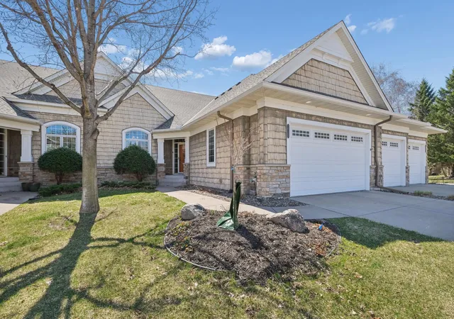 Photo 3 of Single family home for sale at 10100 Indigo Dr, Eden Prairie, MN 55347 | MLS# 7109276 | Listing updated on 2026-10-06