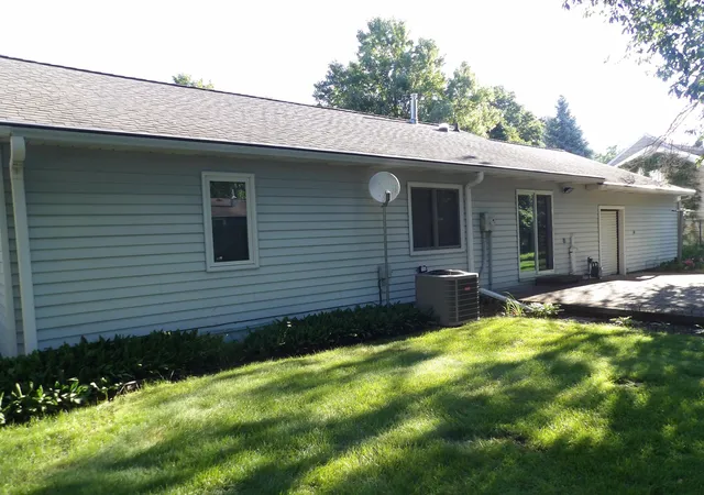 3rd image of 1907 2Nd Ave Sw, Austin, MN 55912 | MLS# 7109298