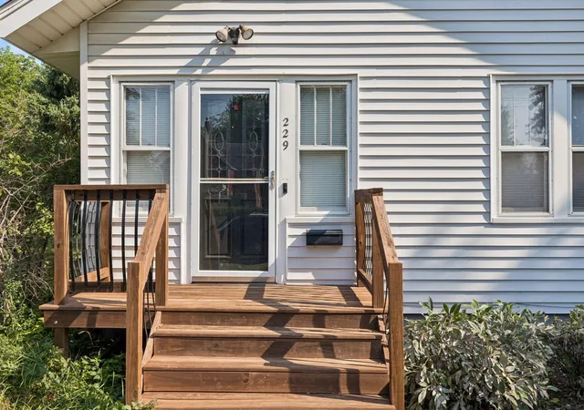 Photo 3 of Single family home for sale at 229 N 2nd Street, New Richmond, WI 54017 | MLS# 7109313 | Listing updated on 2026-10-19