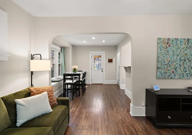 Photo 4 of Single family home for sale at 1086 Pleasant Ave, Saint Paul, MN 55102 | MLS# 7109334 | Listing updated on 2026-10-22