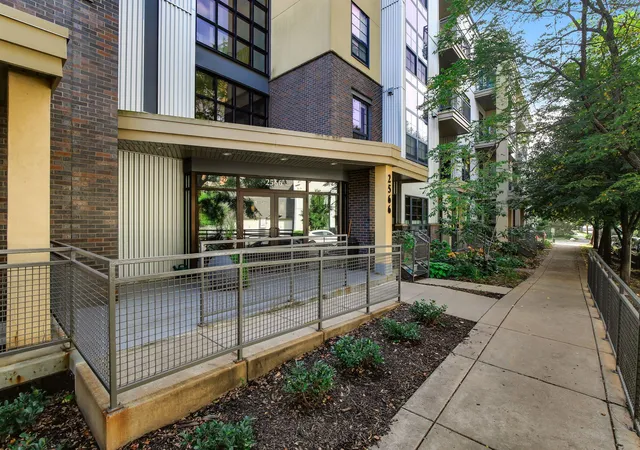 2nd image of 2566 Ellis Ave #303, Saint Paul, MN 55114 | MLS# 7109341