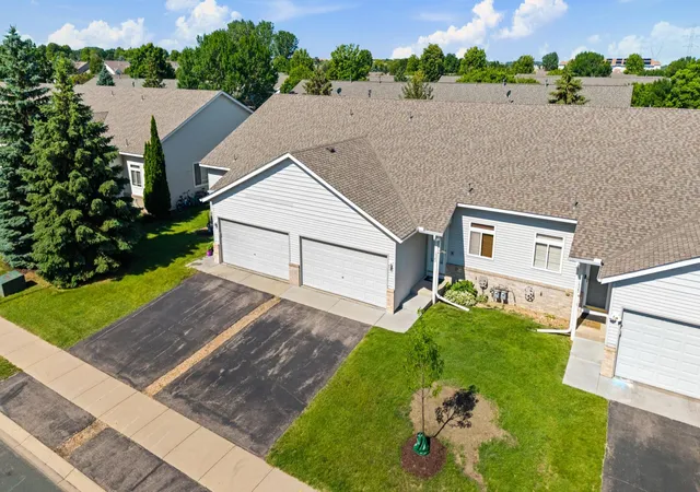 Photo 3 of Single family home for sale at 1523 Balinese St, Shakopee, MN 55379 | MLS# 7109342 | Listing updated on 2026-08-31