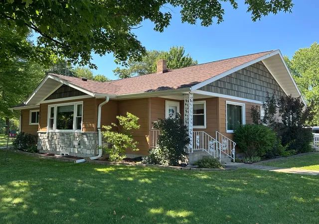 1st image of E910 Cedar Rd, Eau Claire, WI 54701 | MLS# 7109350