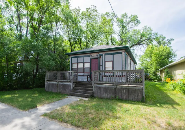 Photo 2 of Single family home for sale at 1340 4th Avenue N, Fargo, ND 58102 | MLS# 7109357 | Listing updated on 2026-08-27