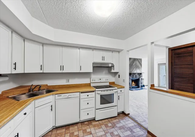 Photo 3 of Sale Pending at 2455 Londin Ln E #417, Saint Paul, MN 55119 | MLS# 7109367 | Listing updated on 2026-08-25