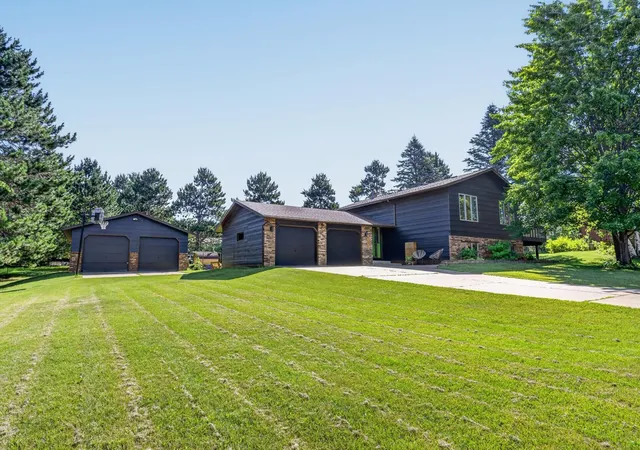 5th image of 307 Ne 10Th Street Cir, Grand Rapids, MN 55744 | MLS# 7109394