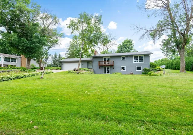 4th image of 10980 N Shore Rd, Waconia, MN 55387 | MLS# 7109396