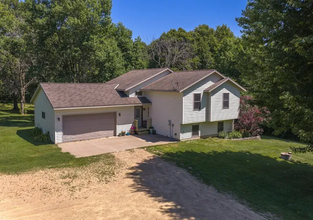 Homes for sale in Dresser, WI | 1805 93rd Ave, Dresser, WI 54009 | MLS# 7109402