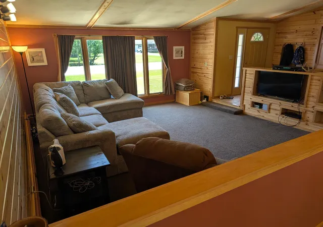 Photo 2 of Sale Pending at 214 Shorewood Dr, International Falls, MN 56649 | MLS# 7109424 | Listing updated on 2026-08-21