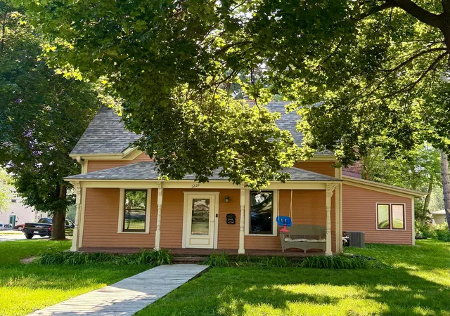 29th image of 1221 10th St E, Menomonie, WI 54751 | MLS# 7109426