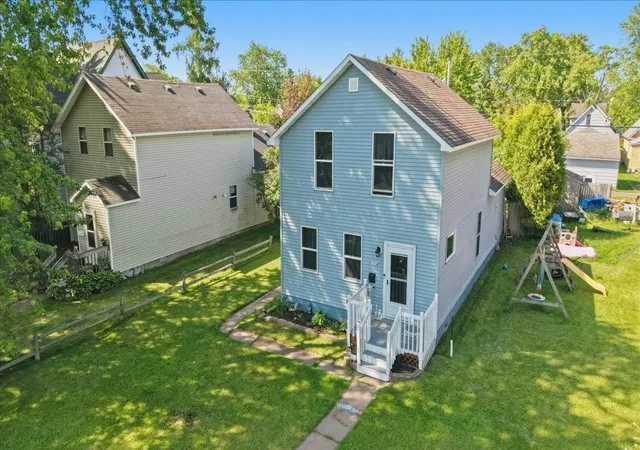 2nd image of 2114 E 6th St, Superior, WI 54880 | MLS# 7109435