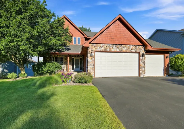 2nd image of 627 3rd St Sw, Delano, MN 55328 | MLS# 7109447