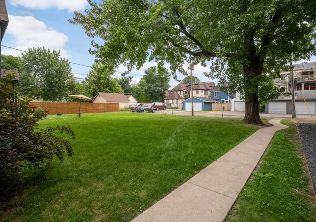 Listing Photo 5 - Condo for sale in building located at 588 Selby Ave, Saint Paul, MN 55102