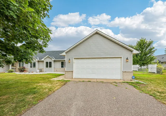3rd image of 720 Oakwood St Nw, Isanti, MN 55040 | MLS# 7109479