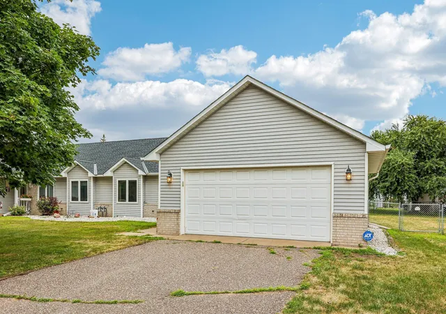 5th image of 720 Oakwood St Nw, Isanti, MN 55040 | MLS# 7109479