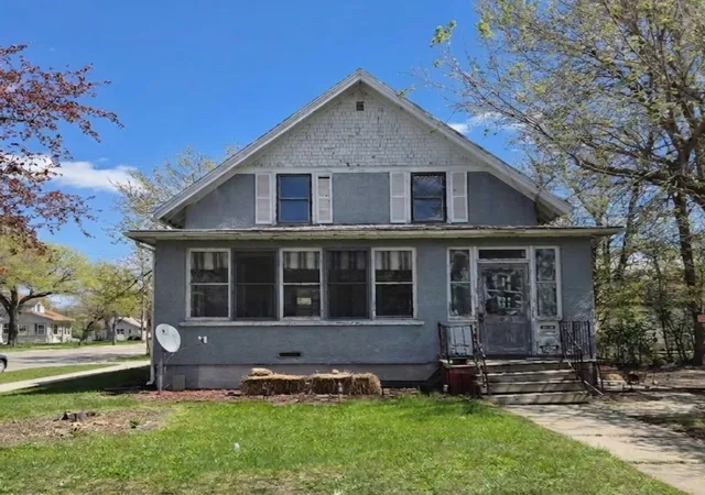 1st image of 609 10th St N, Fargo, ND 58102 | MLS# 7109487