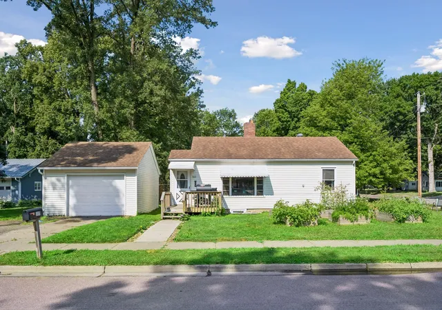 1st image of 560 2nd Ave Nw, Milaca, MN 56353 | MLS# 7109501