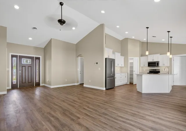 2nd image of 523 Legacy Ln, Valley City, ND 58072 | MLS# 7109511