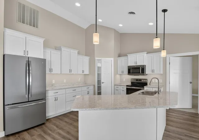 3rd image of 523 Legacy Ln, Valley City, ND 58072 | MLS# 7109511