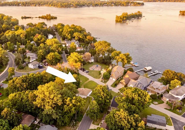 Photo 2 of Sale Pending at 4528 Aberdeen Rd, Mound, MN 55364 | MLS# 7109512 | Listing updated on 2026-09-04