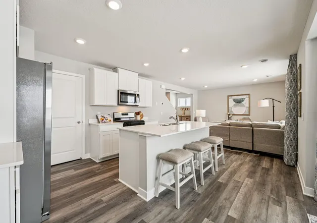 1st image of 1957 Highview Ter, Shakopee, MN 55379 | MLS# 7109537