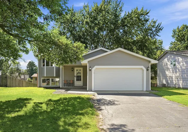 Photo 1 of Single family home for sale at 2682 Guthrie Ave N, Saint Paul, MN 55128 | MLS# 7109573 | Listing updated on 2026-09-04