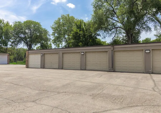 30th image of 4648 Cedar Lake Rd S #3, Minneapolis, MN 55416 | MLS# 7109583