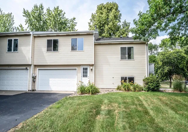 Photo 3 of Single family home for sale at 15585 Cornell Trl, Rosemount, MN 55068 | MLS# 7109611 | Listing updated on 2026-07-20