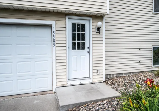 Photo 3 of Single family home for sale at 15585 Cornell Trl, Rosemount, MN 55068 | MLS# 7109611 | Listing updated on 2026-07-20