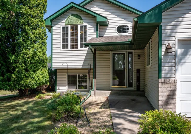 Photo 2 of Single family home for sale at 10720 57th Street Ne, Albertville, MN 55301 | MLS# 7109658 | Listing updated on 2026-10-06