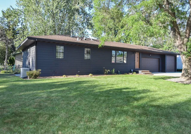 2nd image of 265 119th Ave Ne, Minneapolis, MN 55434 | MLS# 7109663
