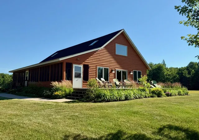 2nd image of 38252 Cloverdale Rd, Hinckley, MN 55037 | MLS# 7109695
