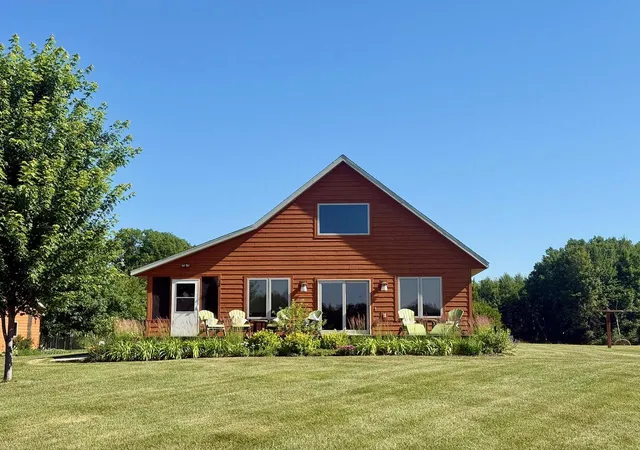3rd image of 38252 Cloverdale Rd, Hinckley, MN 55037 | MLS# 7109695