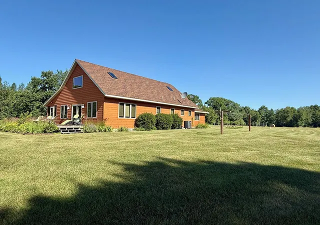 4th image of 38252 Cloverdale Rd, Hinckley, MN 55037 | MLS# 7109695