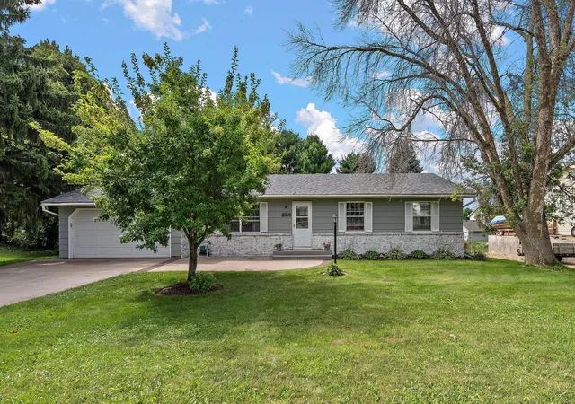 1st image of 380 2nd St, Hammond, WI 54015 | MLS# 7109711