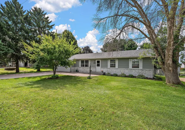 3rd image of 380 2Nd St, Hammond, WI 54015 | MLS# 7109711